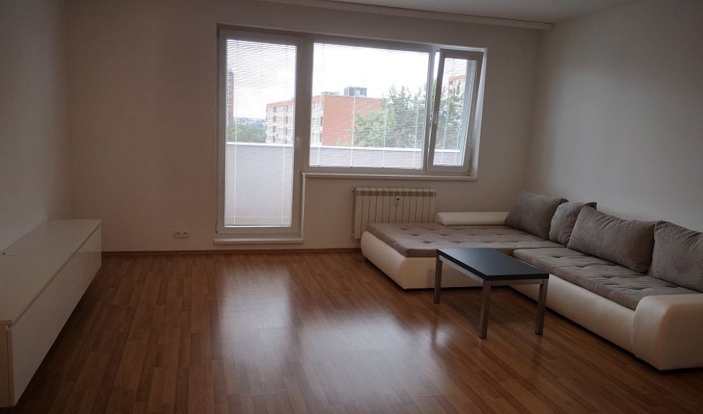 Pronájem bytu 2+kk 72 m², Zlín – náhled fotky 3