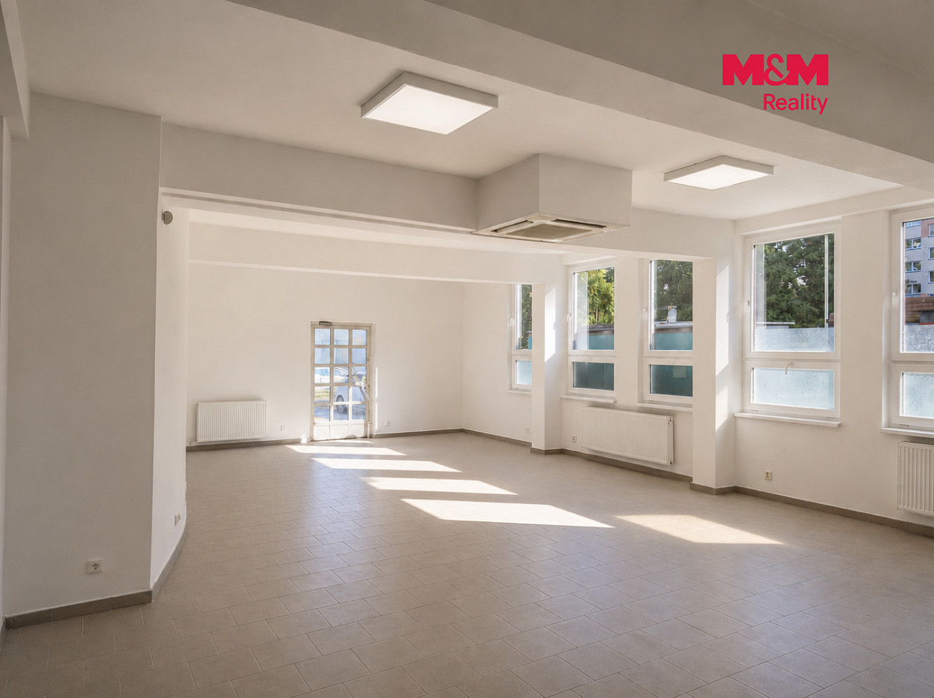 Pronájem obchodních prostor 66 m² – fotografie 2