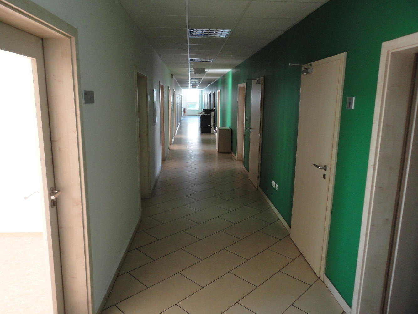 Pronájem kanceláře 500 m² – fotografie 5