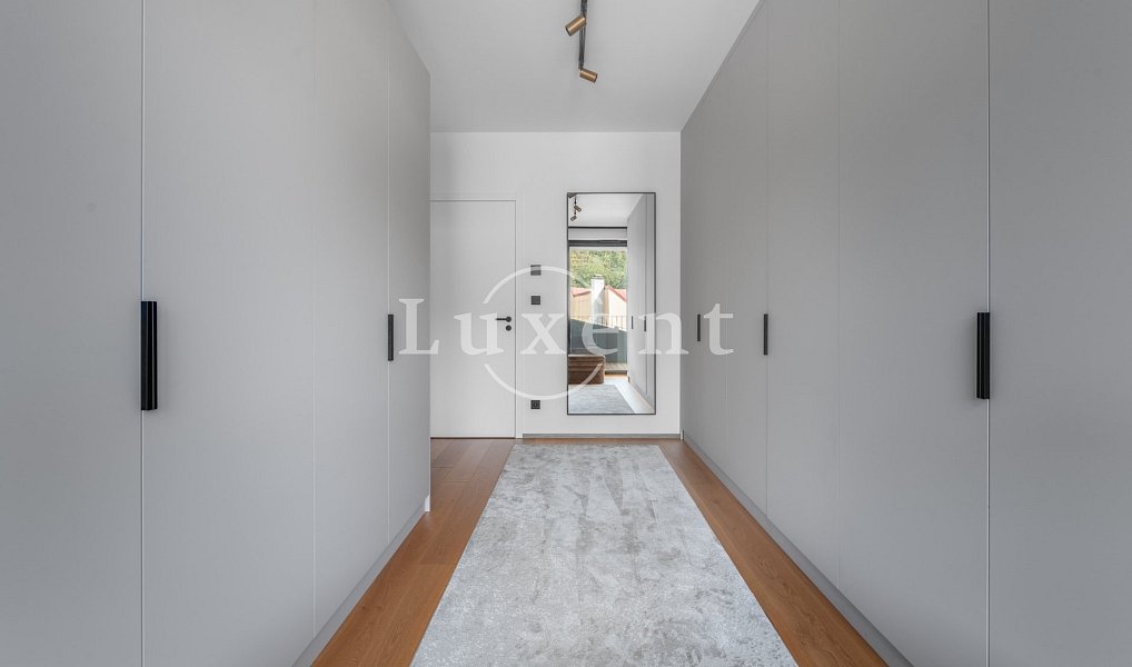 Prodej bytu 4+kk 191 m², Praha – náhled fotky 15