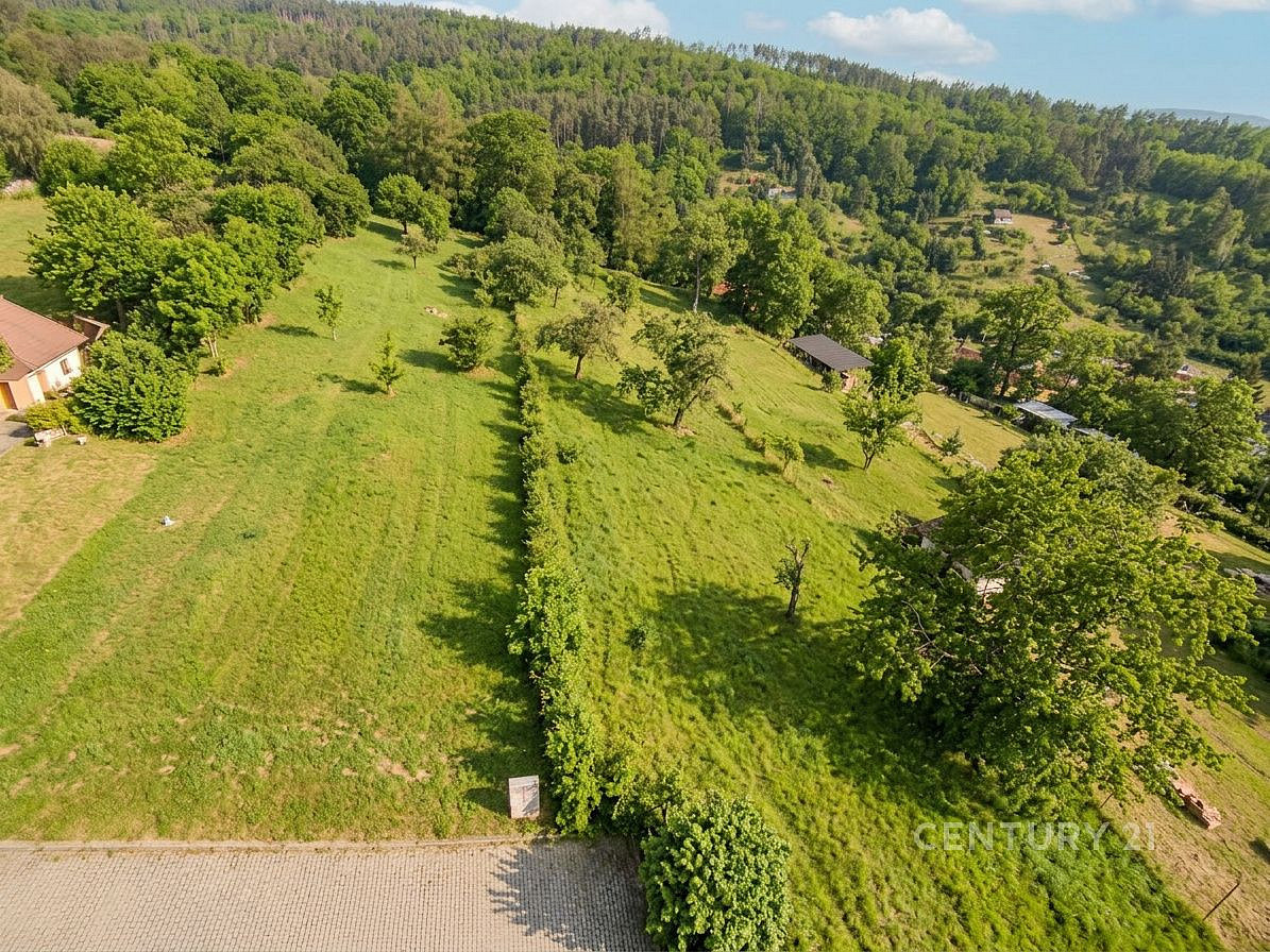 Prodej stavebního pozemku 1 348 m²