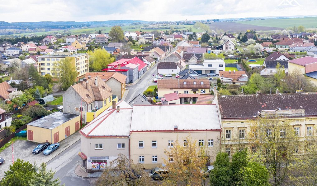 Prodej domu 580 m² s pozemkem 997 m², Skuteč – náhled fotky 2