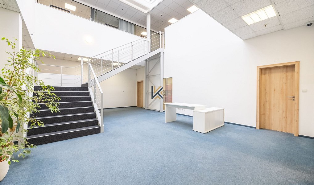 Pronájem kanceláře 1 030 m², Praha – náhled fotky 10