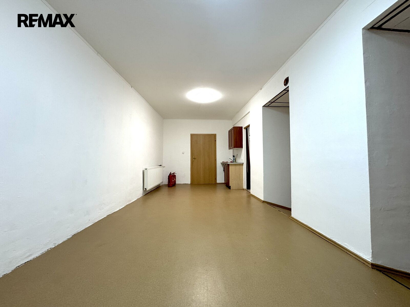 Pronájem obchodních prostor 99 m² – fotografie 2