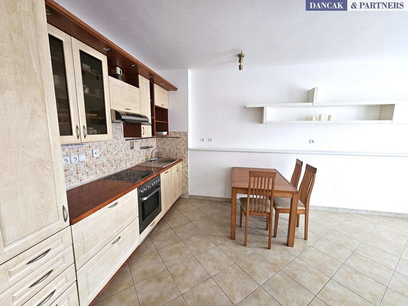 Pronájem bytu 2+kk 52 m² – fotografie 3