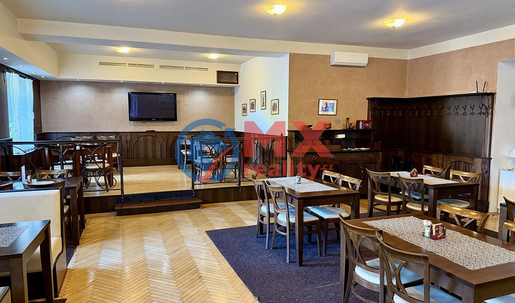 Prodej ubytovacího objektu 2 428 m², Sobotín – náhled fotky 10