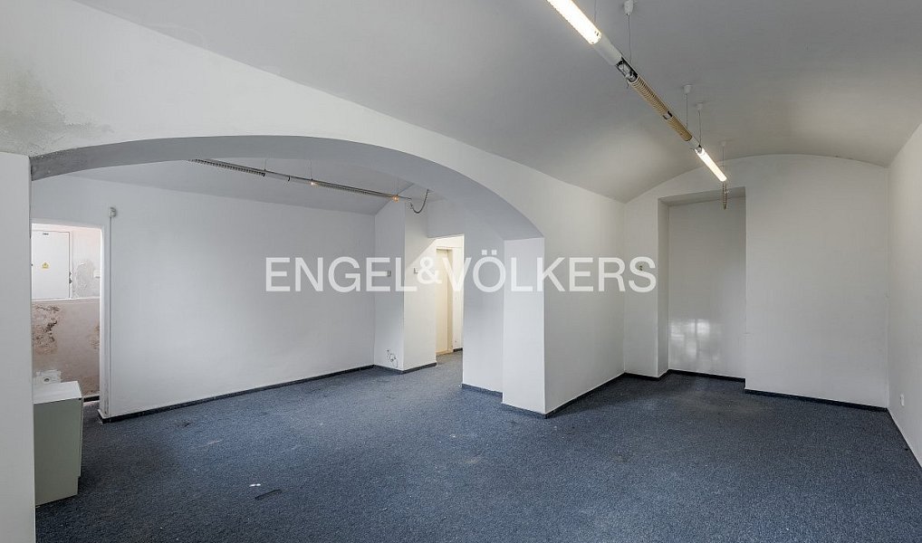 Pronájem kanceláře 42 m², Praha – fotka 1 z 7