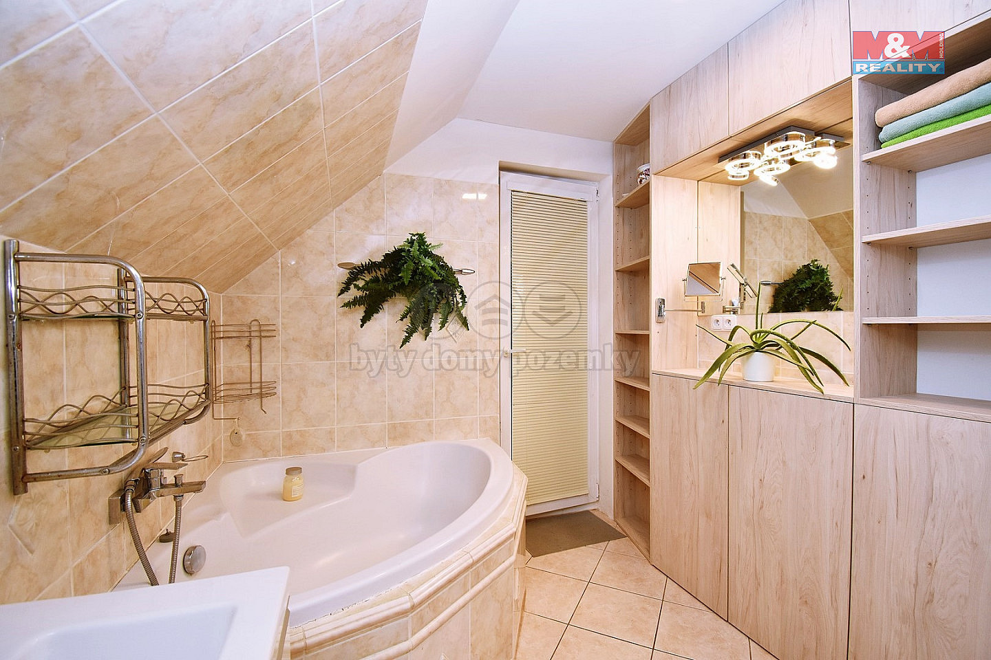 Prodej domu 200 m² s pozemkem 1 000 m² – fotografie 4
