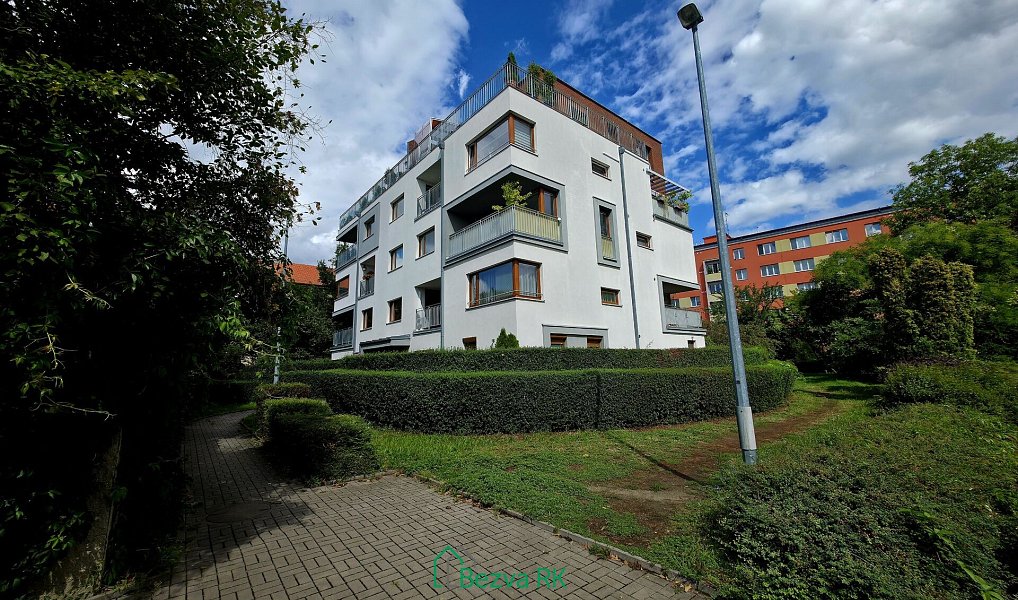 Prodej bytu 3+kk 71 m², Praha – náhled fotky 28