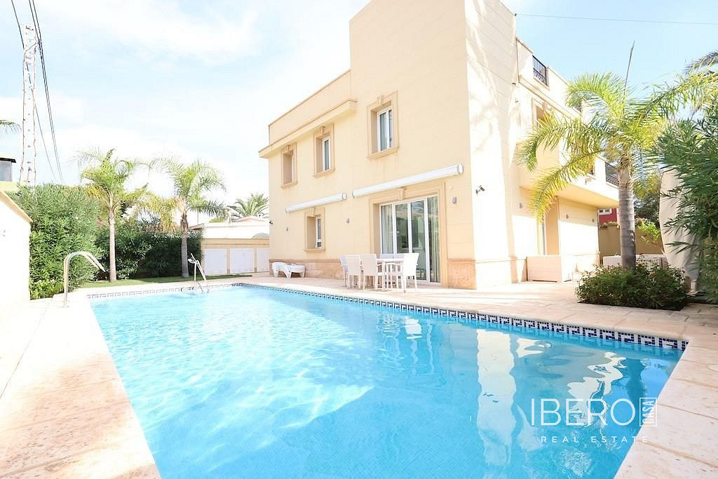 Prodej domu 222 m² s pozemkem 415 m², Cabo Roig