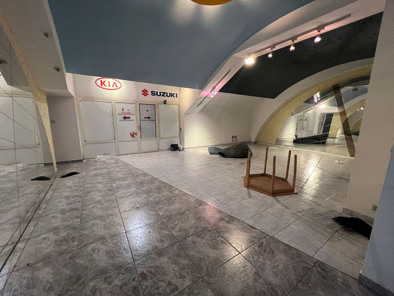 Prodej komerčního objektu (jiného typu) 700 m² — photo 5