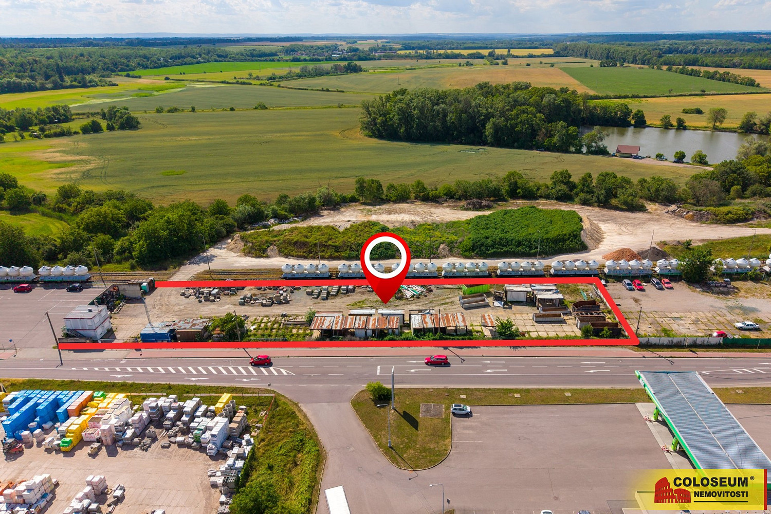 Prodej komerčního pozemku 4 112 m²