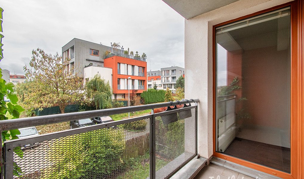 Pronájem bytu 2+kk 70 m², Praha – náhled fotky 16