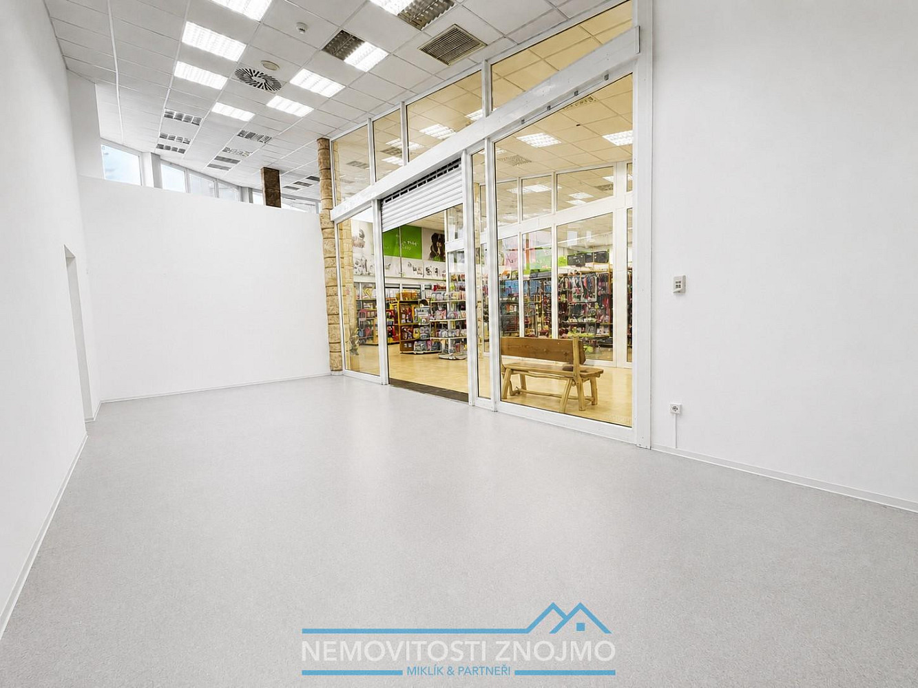 Pronájem obchodních prostor 46 m² – fotografie 4