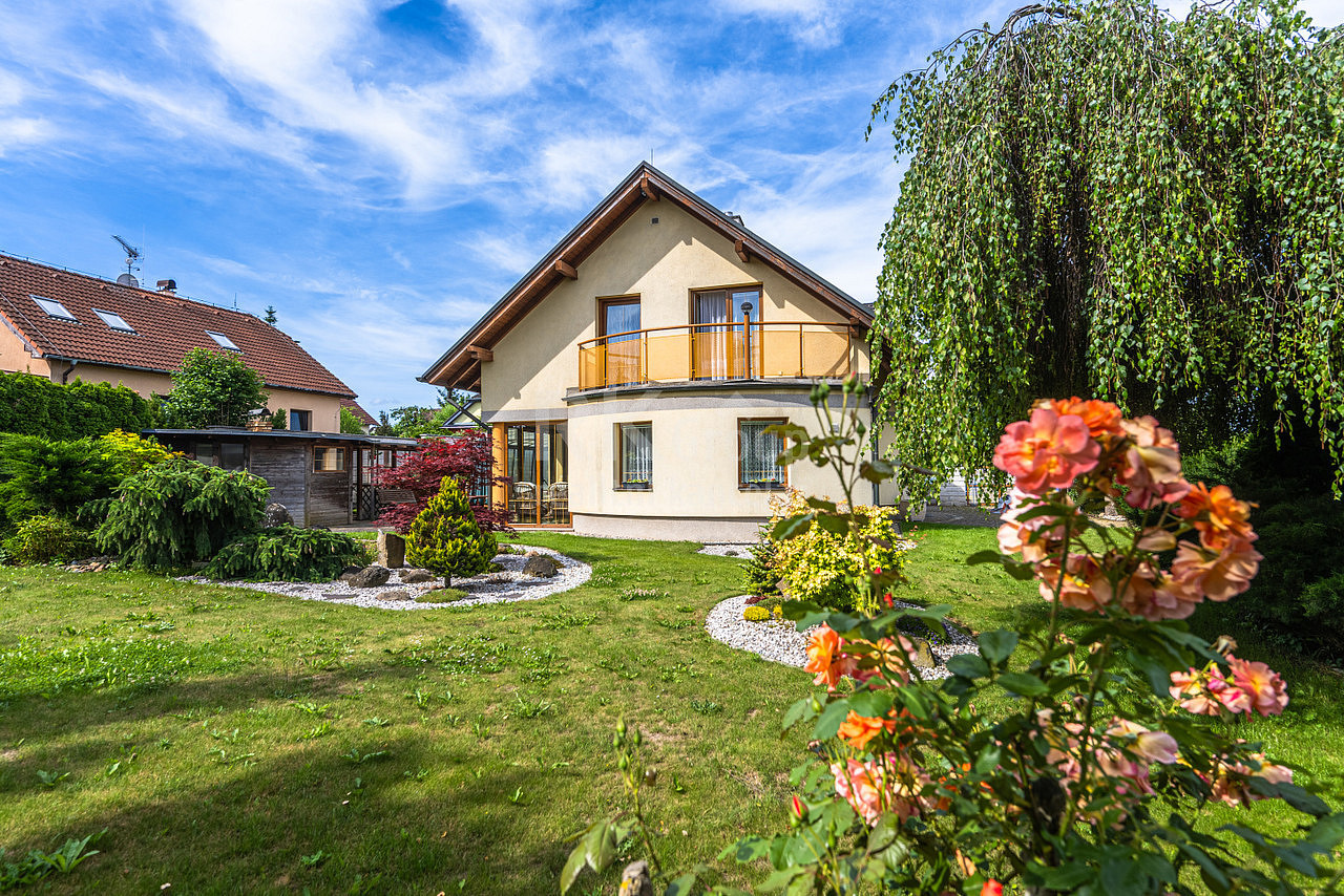 Prodej domu 197 m² s pozemkem 994 m²
