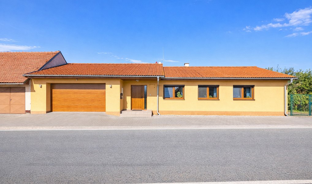 Prodej domu 342 m², Bohutice – fotka 1 z 12