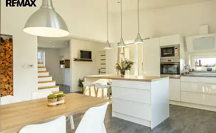 Prodej domu 193 m² s pozemkem 3 005 m², Krhová, okres Vsetín