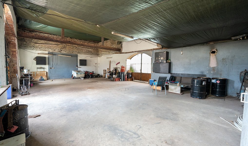 Prodej domu 574 m² s pozemkem 1 620 m², Račiněves – náhled fotky 13