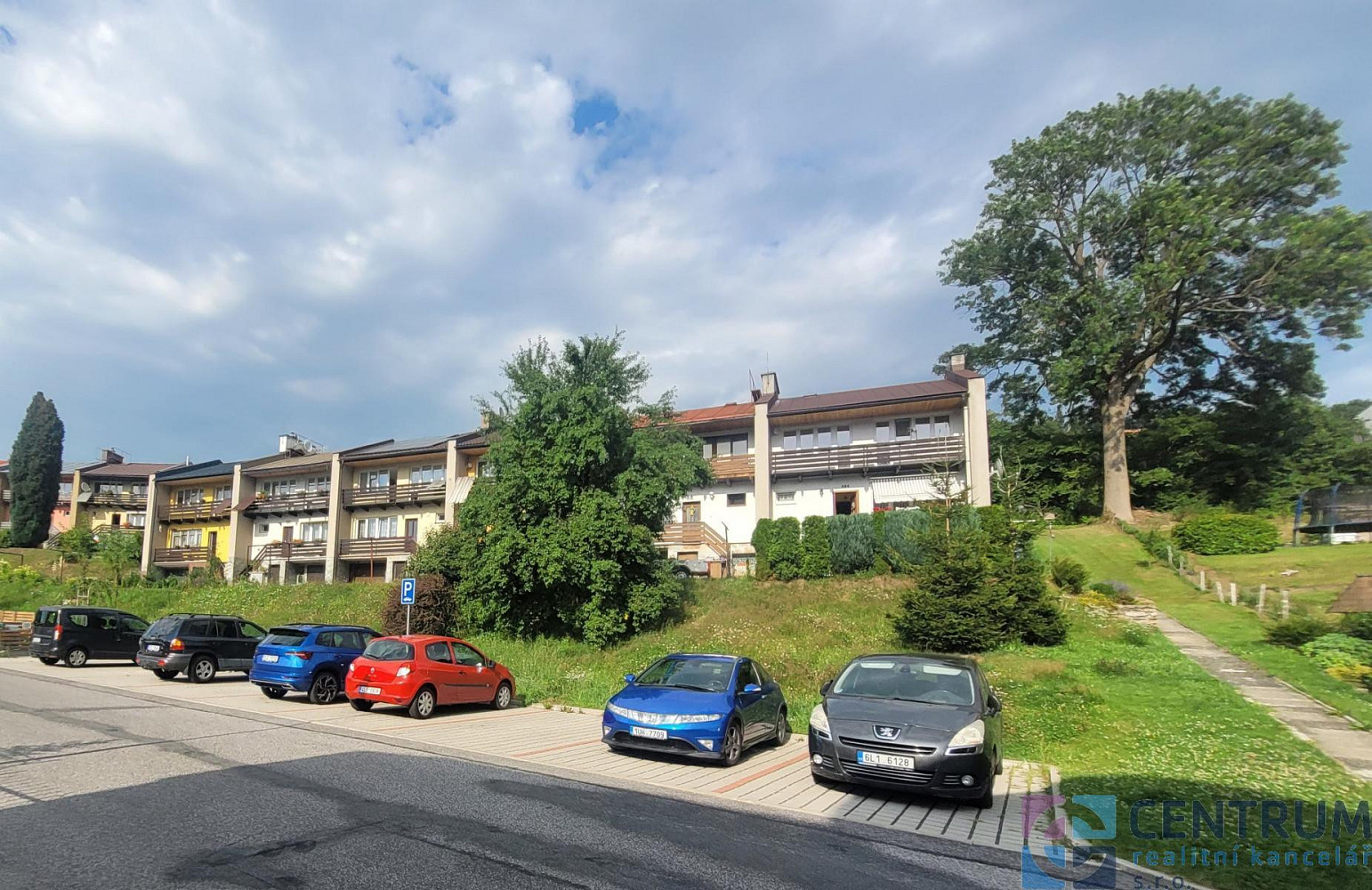Prodej domu 210 m² s pozemkem 80 m² – fotografie 2