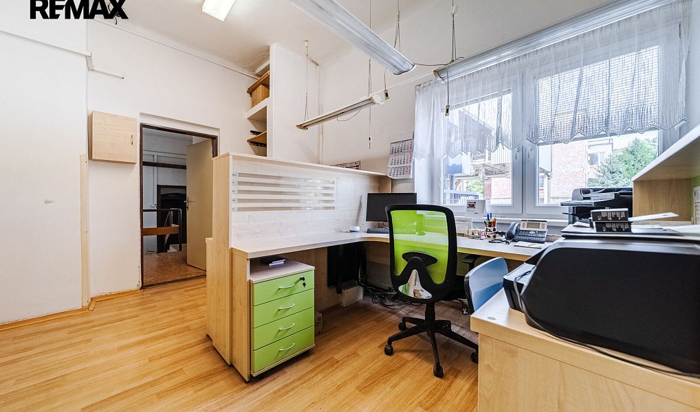 Prodej výrobních prostor 4 050 m², Pouzdřany – náhled fotky 13