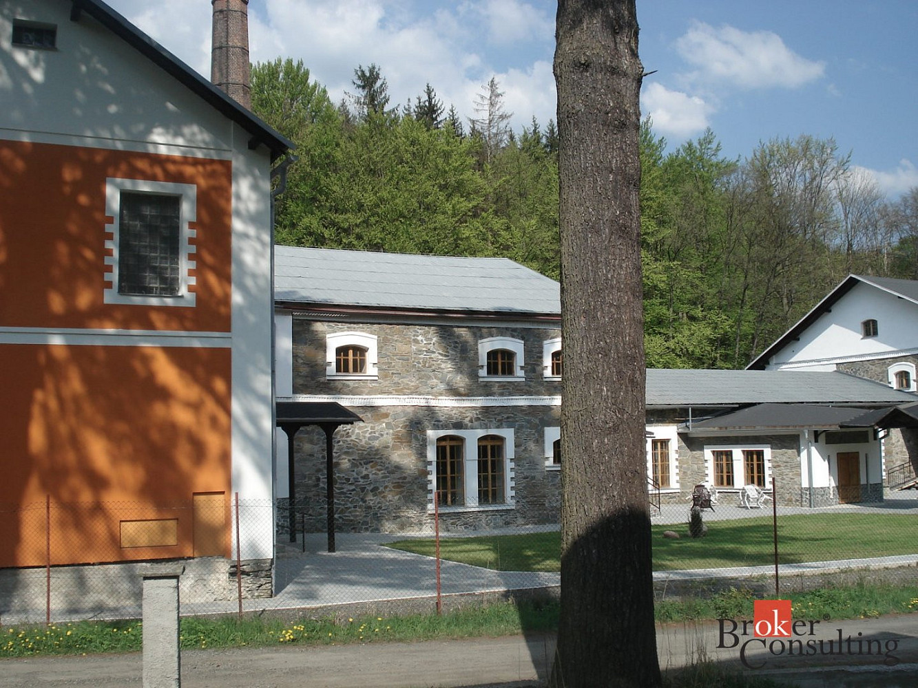 Prodej komerčního objektu (jiného typu) 2 115 m² – fotografie 3