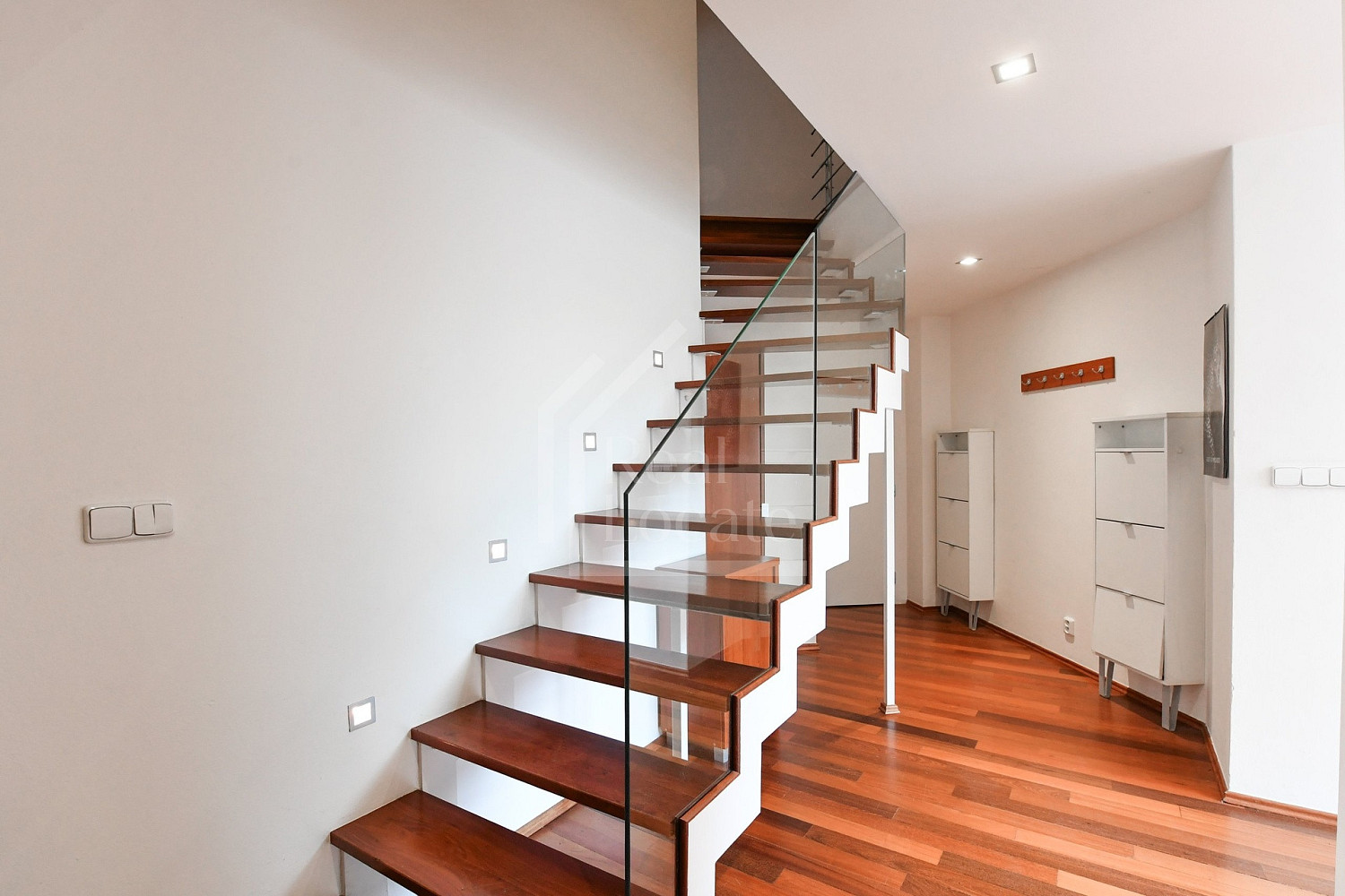 Pronájem bytu 2+kk 107 m² – fotografie 5