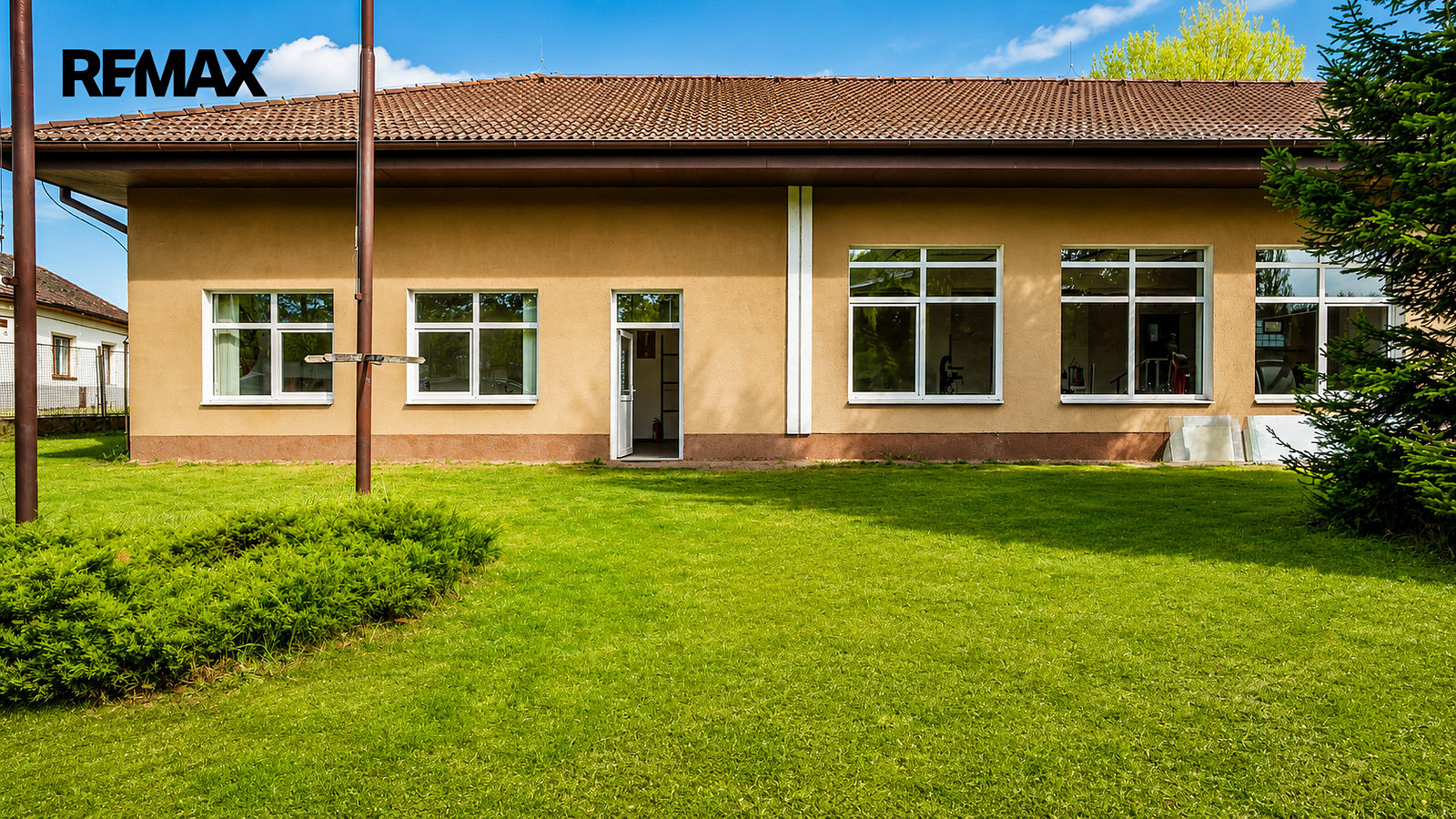 Prodej obchodních prostor 630 m² – fotografie 2