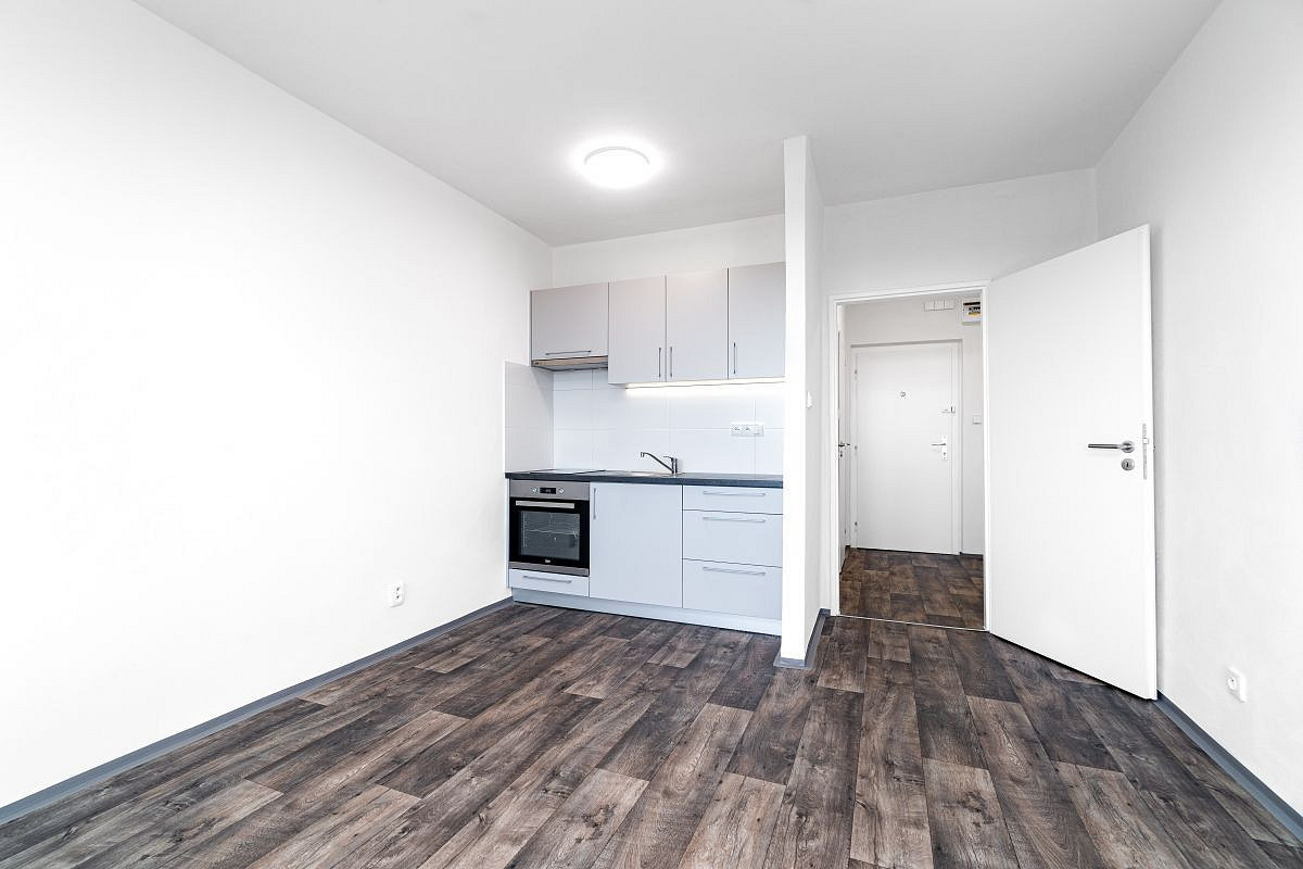 Pronájem bytu 1+kk 28 m² – fotografie 2