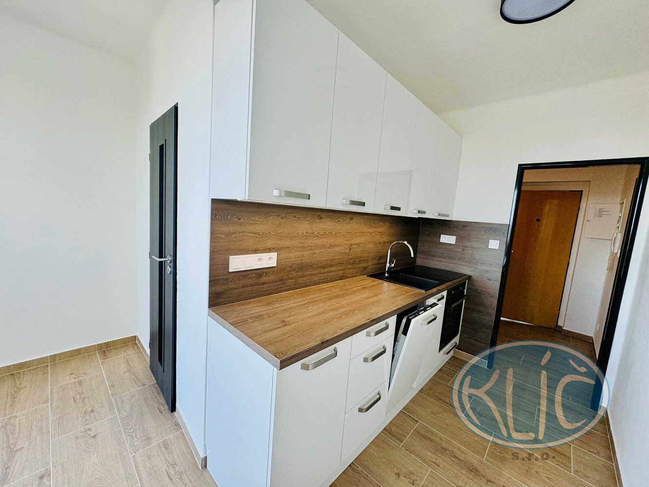 Pronájem bytu 2+1 64 m² – fotografie 2