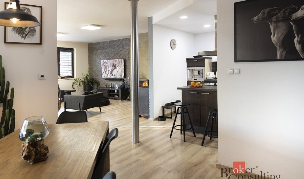 Prodej domu 280 m² s pozemkem 981 m², Hýskov – náhled fotky 11
