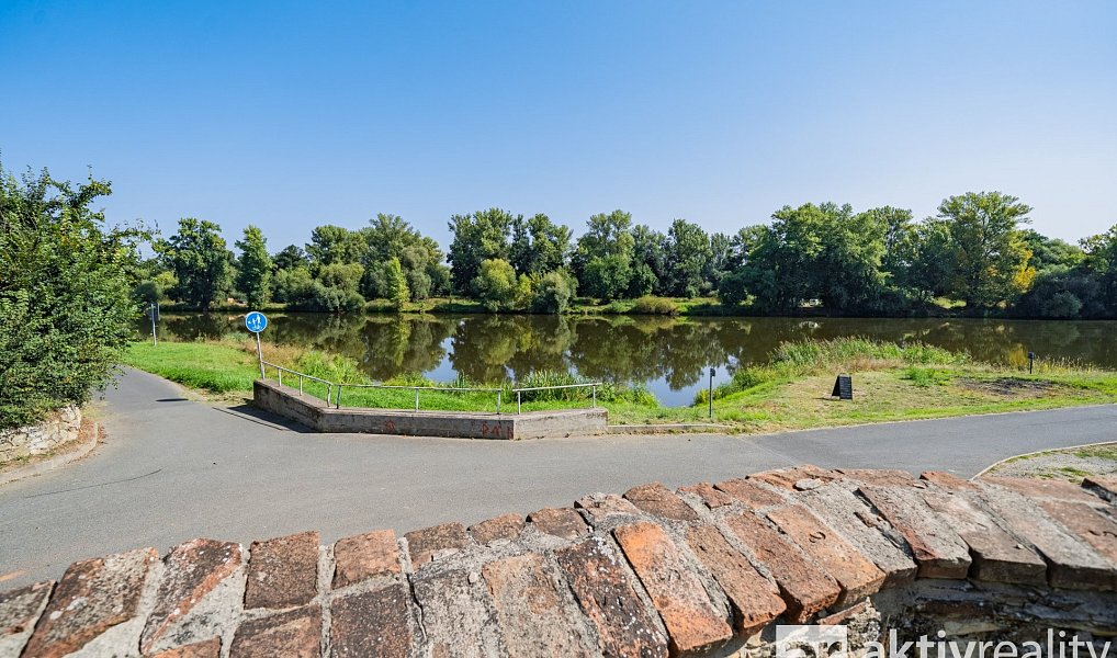 Prodej stavebního pozemku 1 690 m², Horní Počaply – náhled fotky 7