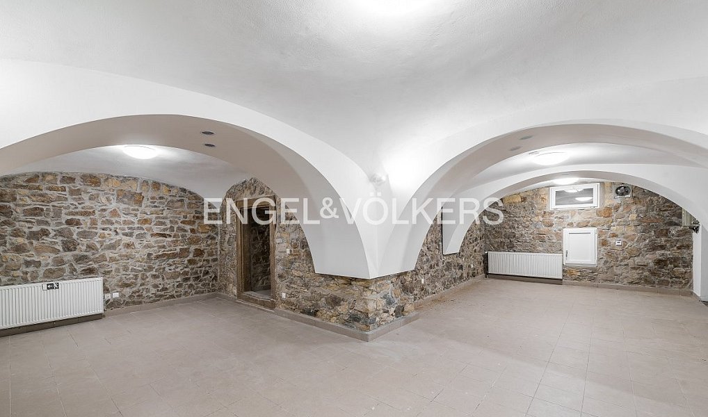 Pronájem kanceláře 134 m², Praha – náhled fotky 2