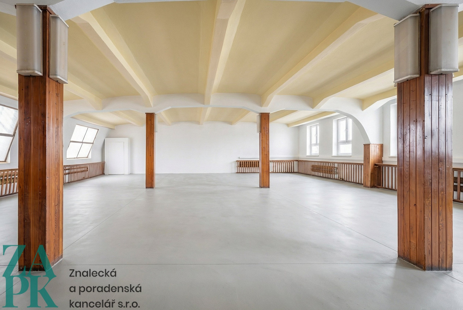 Pronájem kanceláře 196 m² – fotografie 3