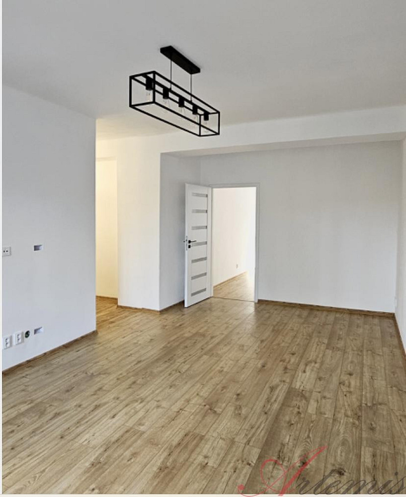 Pronájem bytu 2+kk 55 m² – fotografie 2