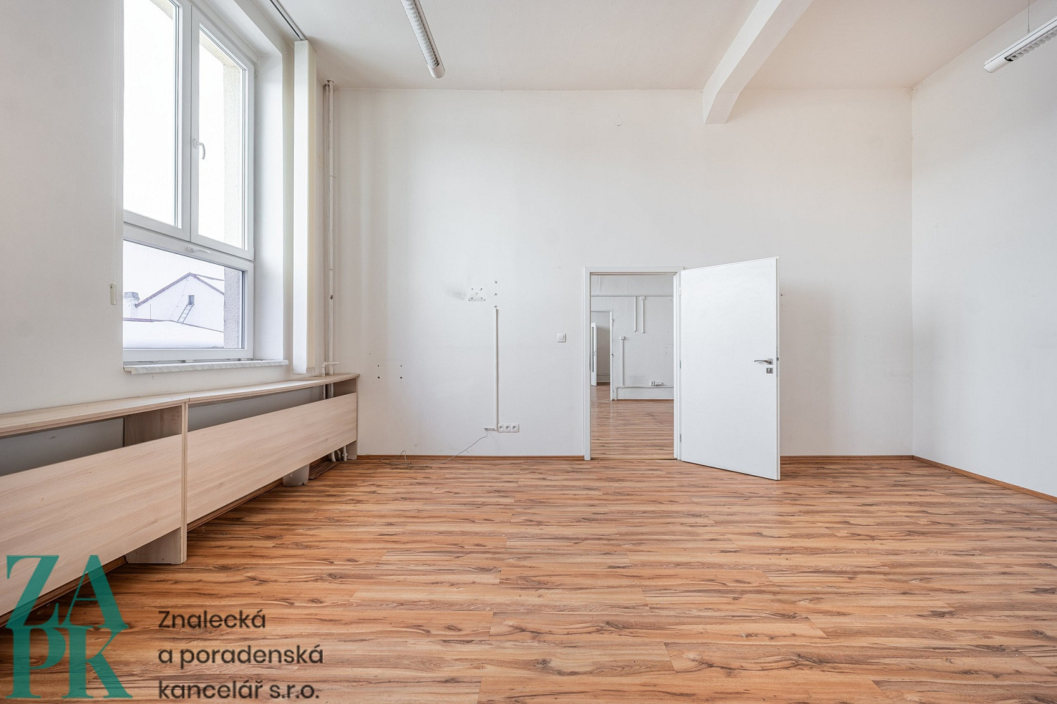 Pronájem kanceláře 60 m² — photo 3
