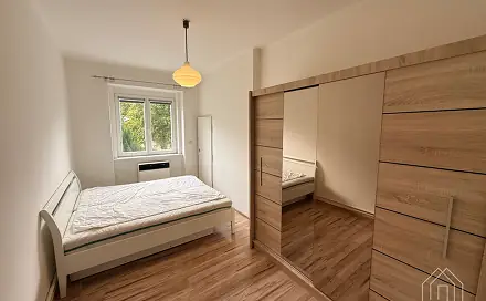 Pronájem bytu 2+kk 43 m², Sámova, Praha 10 - Vršovice