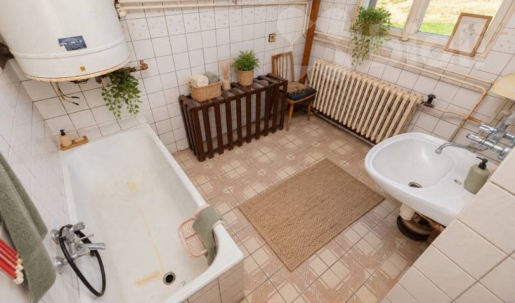 Prodej domu 279 m² s pozemkem 2 398 m², Okřesaneč – náhled fotky 22