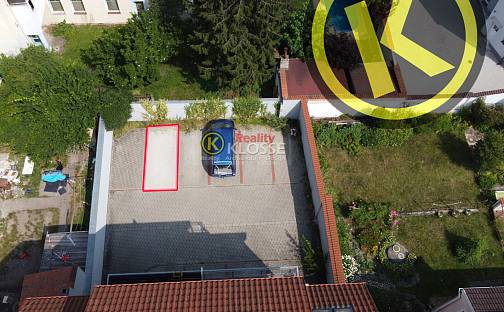 Venkovní nekryté parkovací místo v uzavřeném dvoře, Nová ul. Č. Budějovice, Nová, České Budějovice - České Budějovice 3