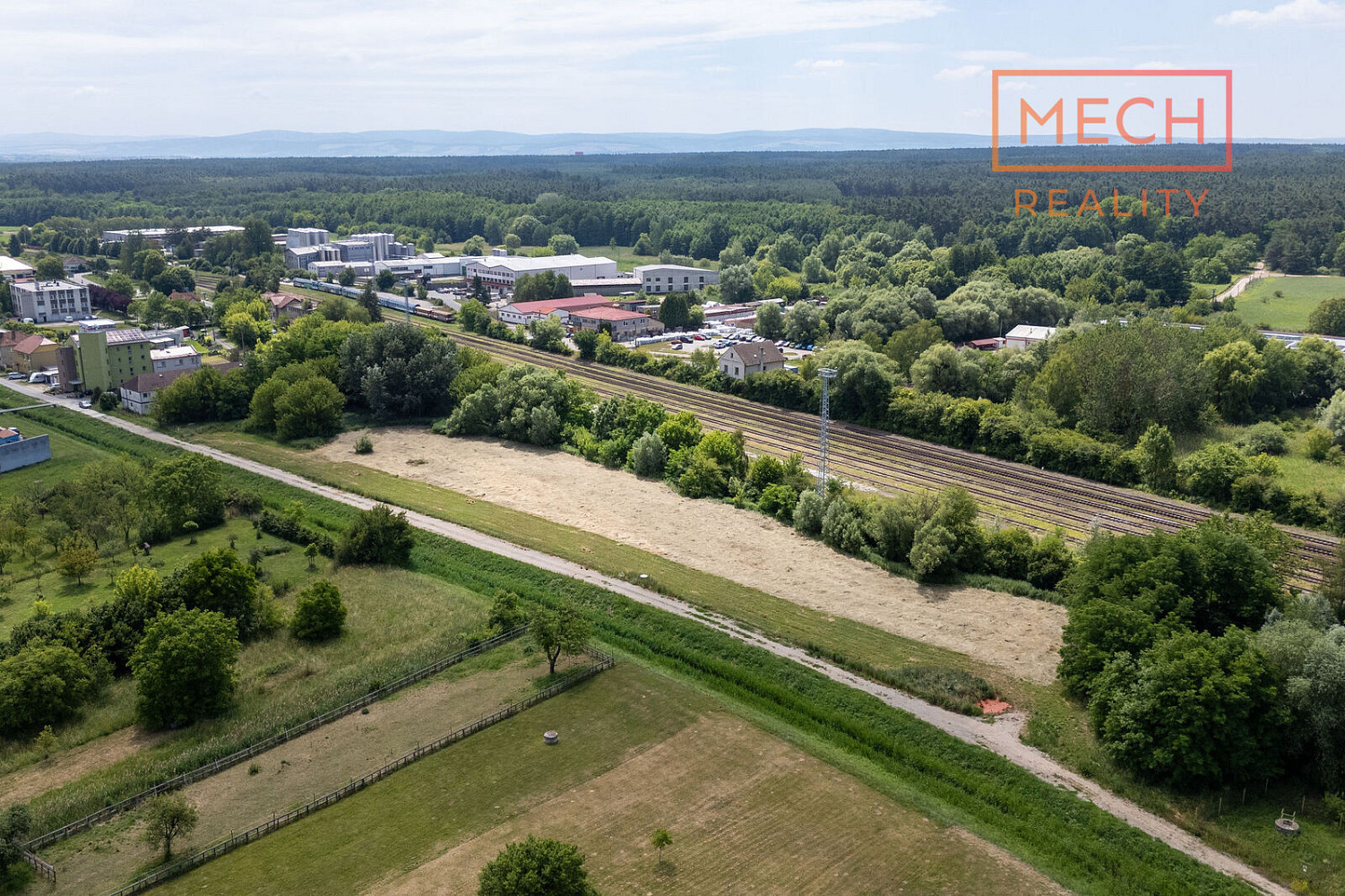 Prodej komerčního pozemku 11 267 m²