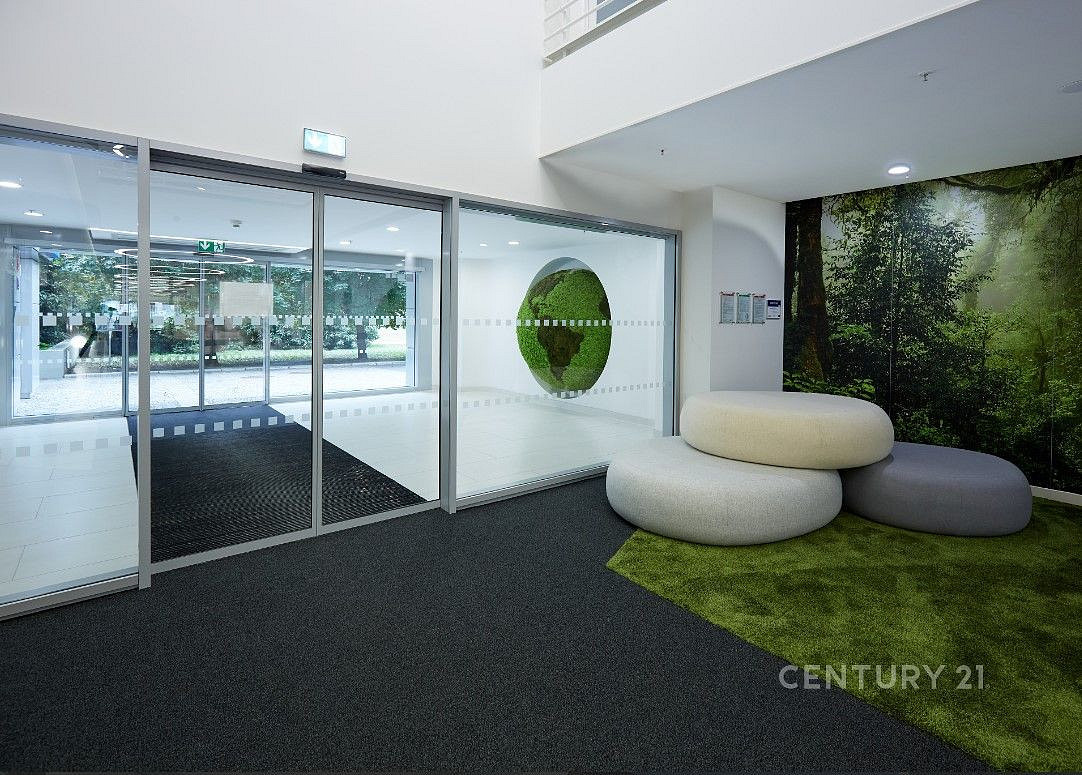 Pronájem kanceláře 397 m² — photo 2