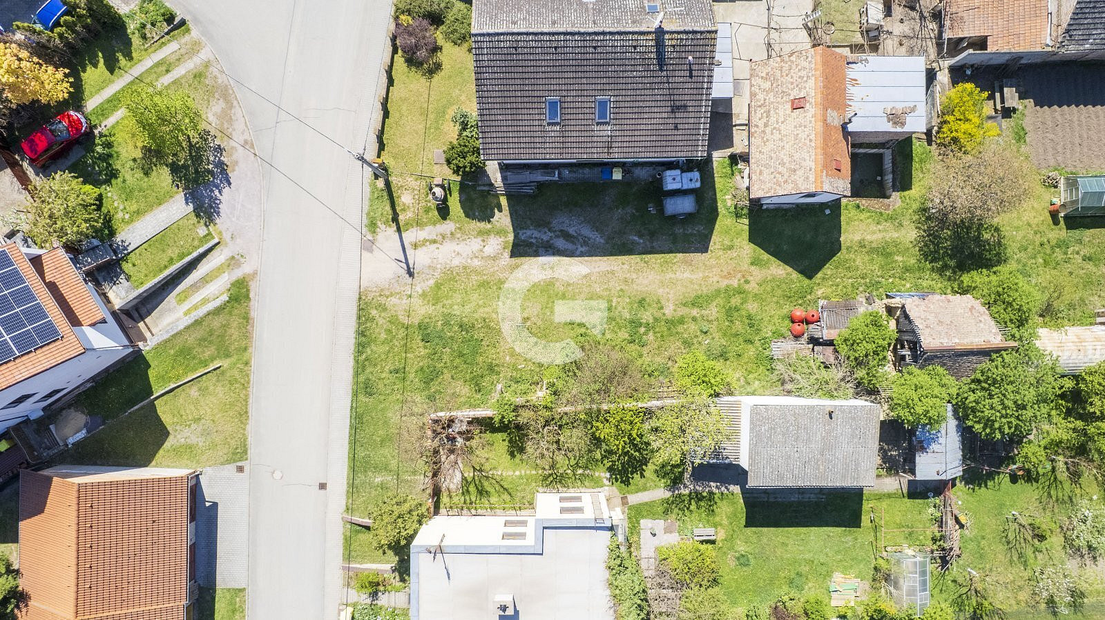 Pozemek 728 m² ve Vrbovci klidné místo pro výstavbu rodinného domu, kompletní sítě – pohled 4