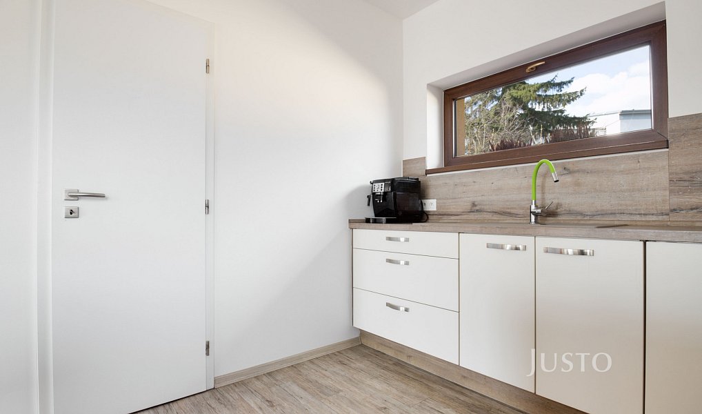 Prodej domu 227 m² s pozemkem 1 747 m², Teplice – náhled fotky 12