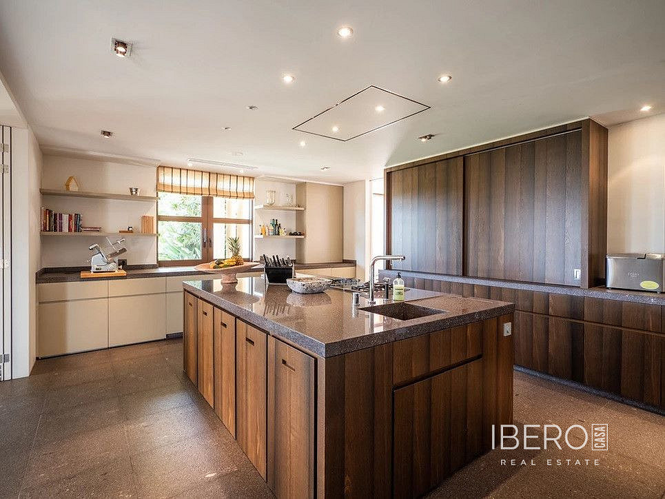 Prodej domu 1 450 m² s pozemkem 3 491 m² — photo 4