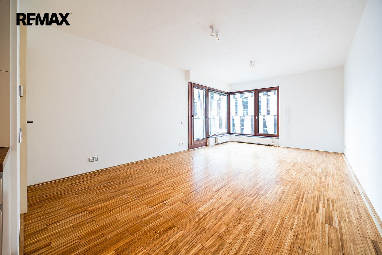 Pronájem bytu 2+kk 73 m² – fotografie 4
