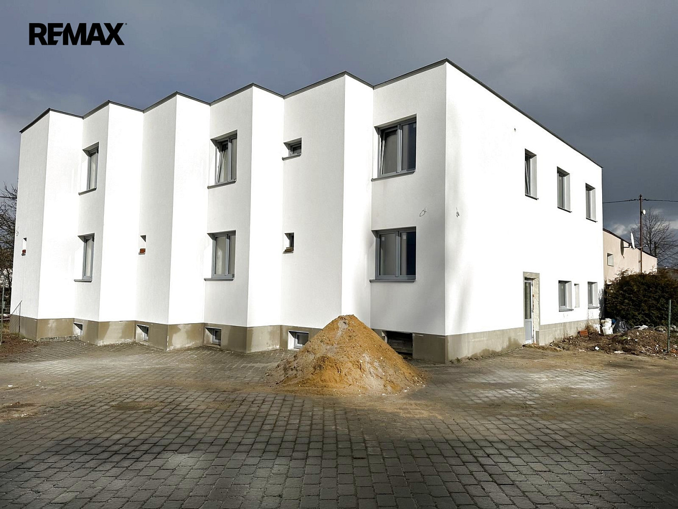 Prodej nájemního domu, činžáku 700 m² — photo 4