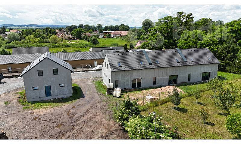 Prodej domu 114 m² s pozemkem 335 m² – fotografie 2