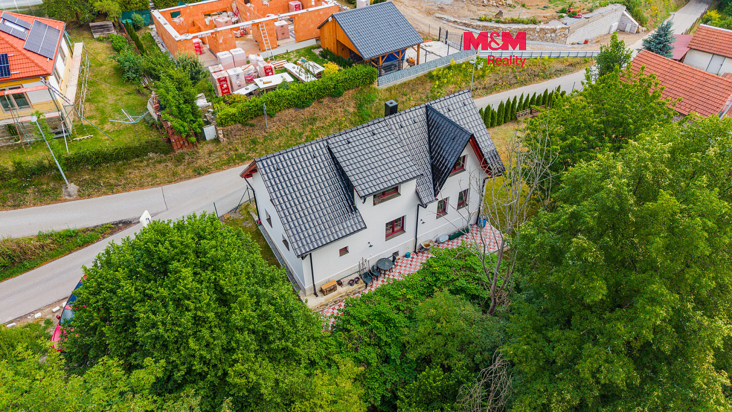 Prodej domu 145 m² s pozemkem 1 771 m²
