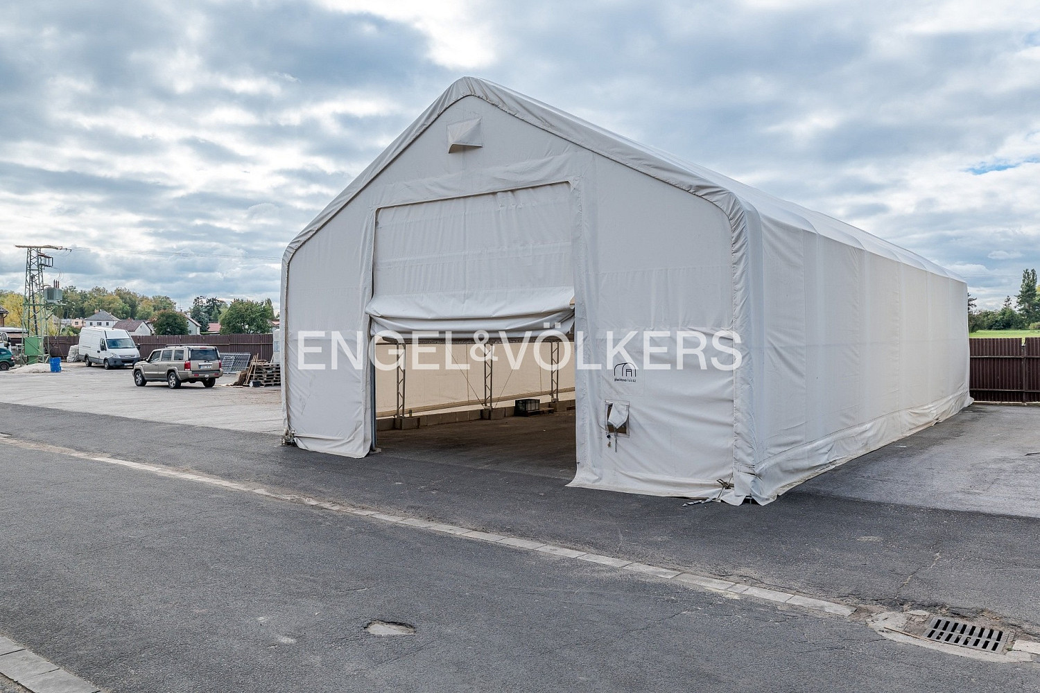 Pronájem skladovacích prostor 174 m²