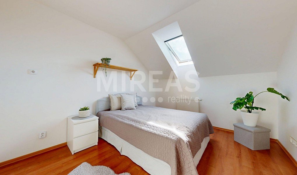 Prodej bytu 3+kk 67 m², Milovice – náhled fotky 12