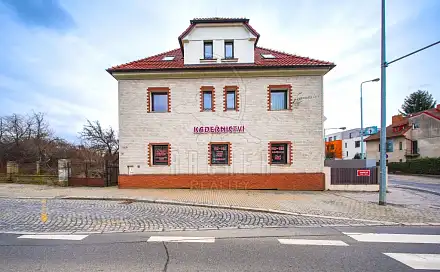 Prodej domu 324 m² s pozemkem 399 m², Kamýcká, Praha 6 - Suchdol